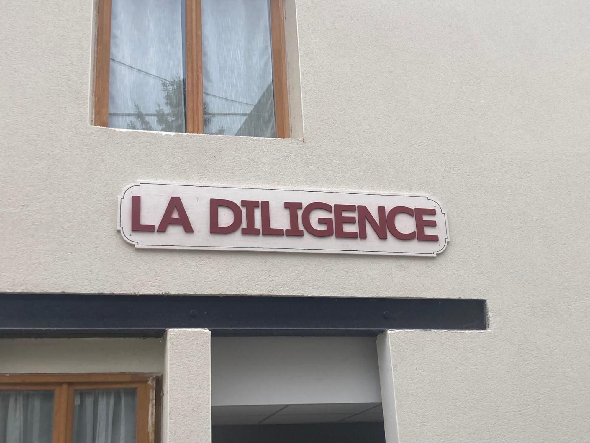 Le Carrosse, La Diligence, Centre Saint Jean De Losne Tarif 2Pers 1 Chambre, Tarif 4 Pers 2 Chambres Esterno foto